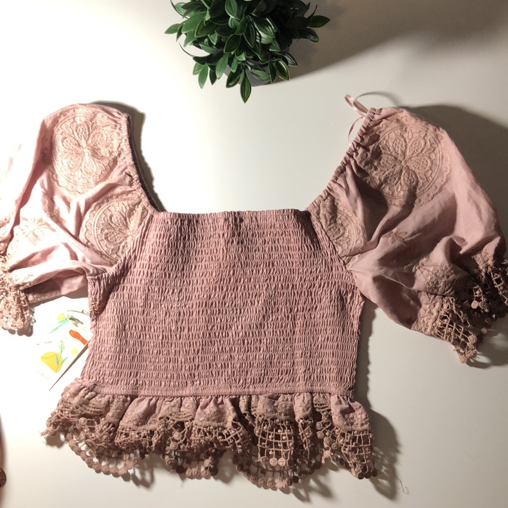 MELE E PERE  Embroidery Spandex Top